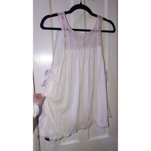 Vintage Sabrina Carpenter-like Babydoll slip with roses 🌹🌹🌹